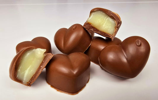 Herzpralinen mit einer Vanille-Creme Füllung (8 Stück)